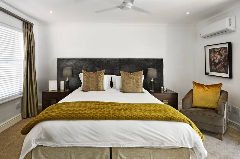 Combien coûte l'installation d'un faux plafond par un artisan et quelle est la durée des travaux près de La Ciotat